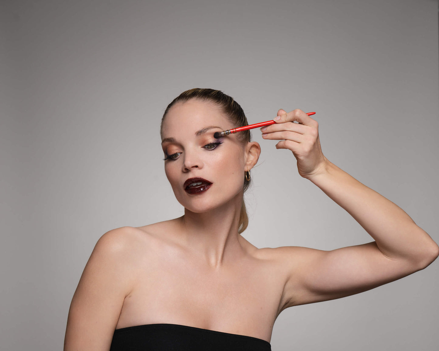 M.I.A. Signature Luxury Brush No. 18 - Precision Round Brush (Bold Bright Red)
